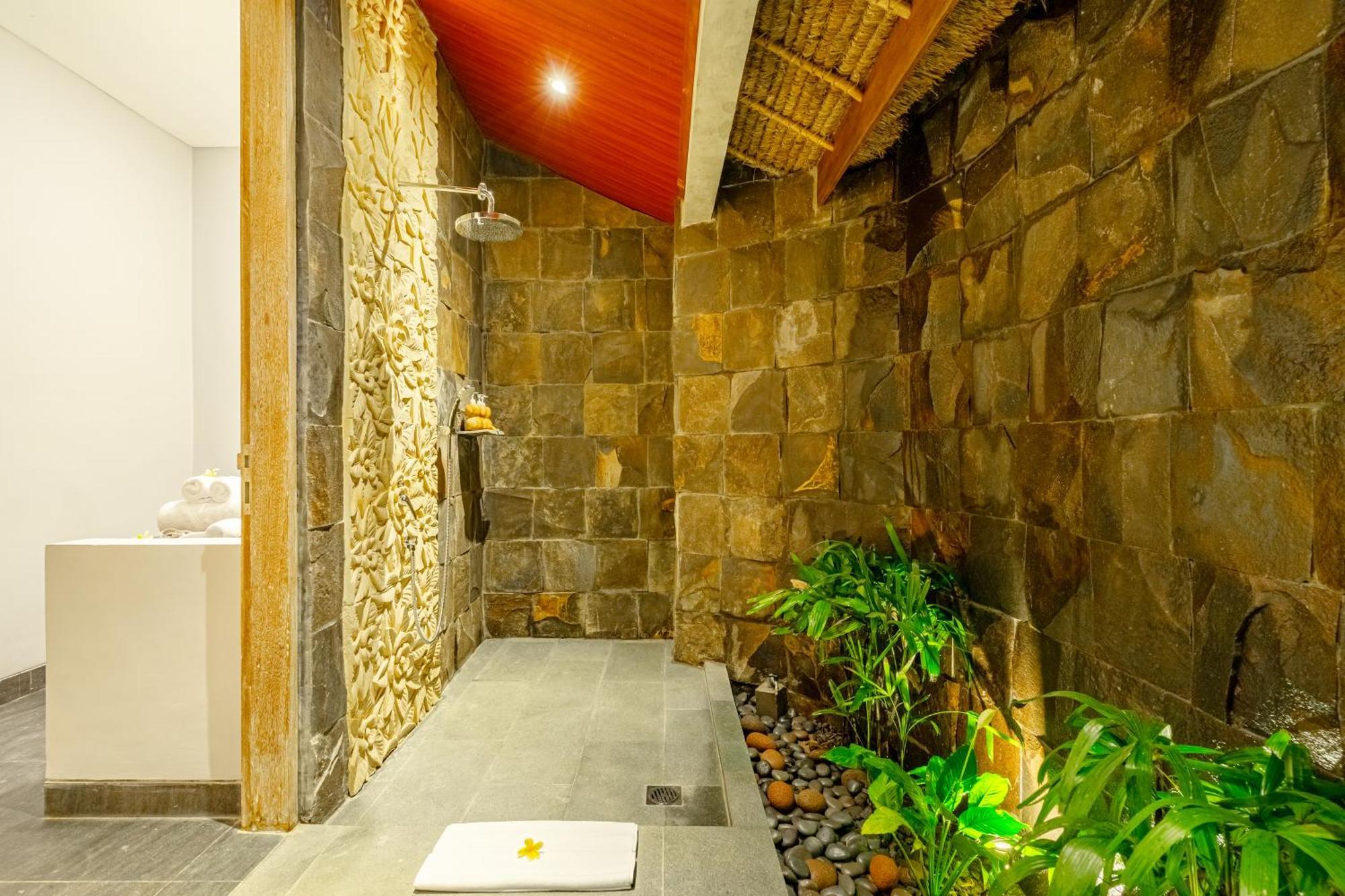 Brand New Luxury 3br Ethnic Ubud # 1 Villa Ubud