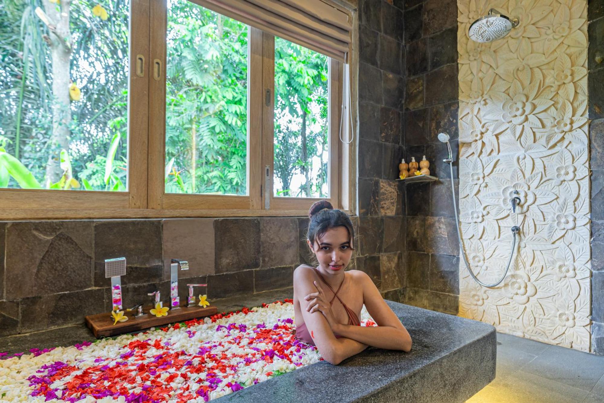 Villa Brand New Luxury 3br Ethnic Ubud # 1