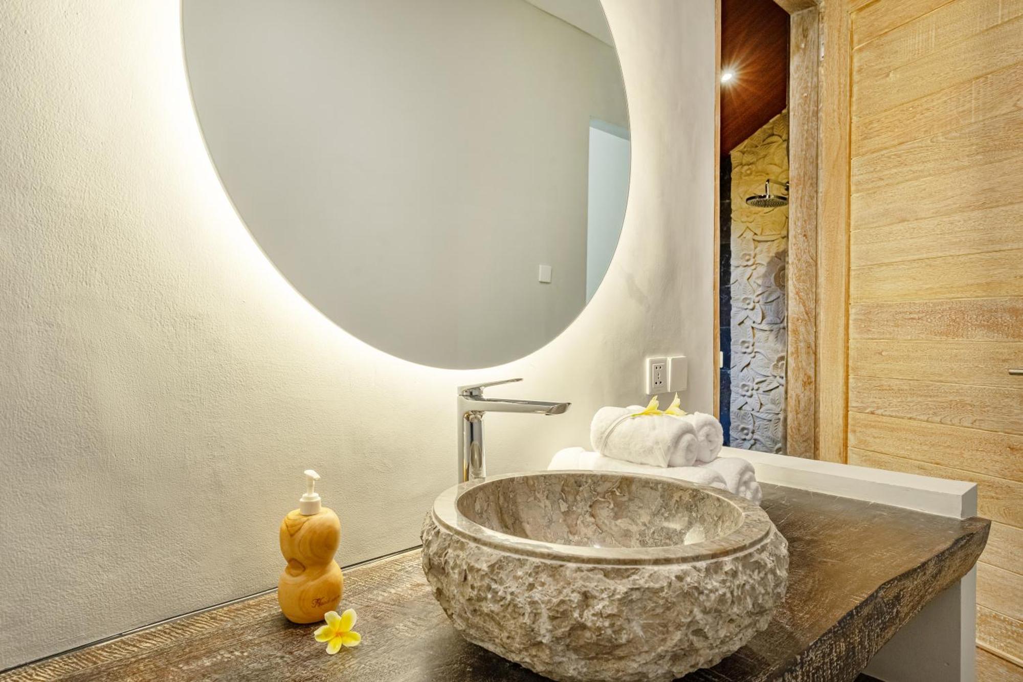 Brand New Luxury 3br Ethnic Ubud # 1 Villa *